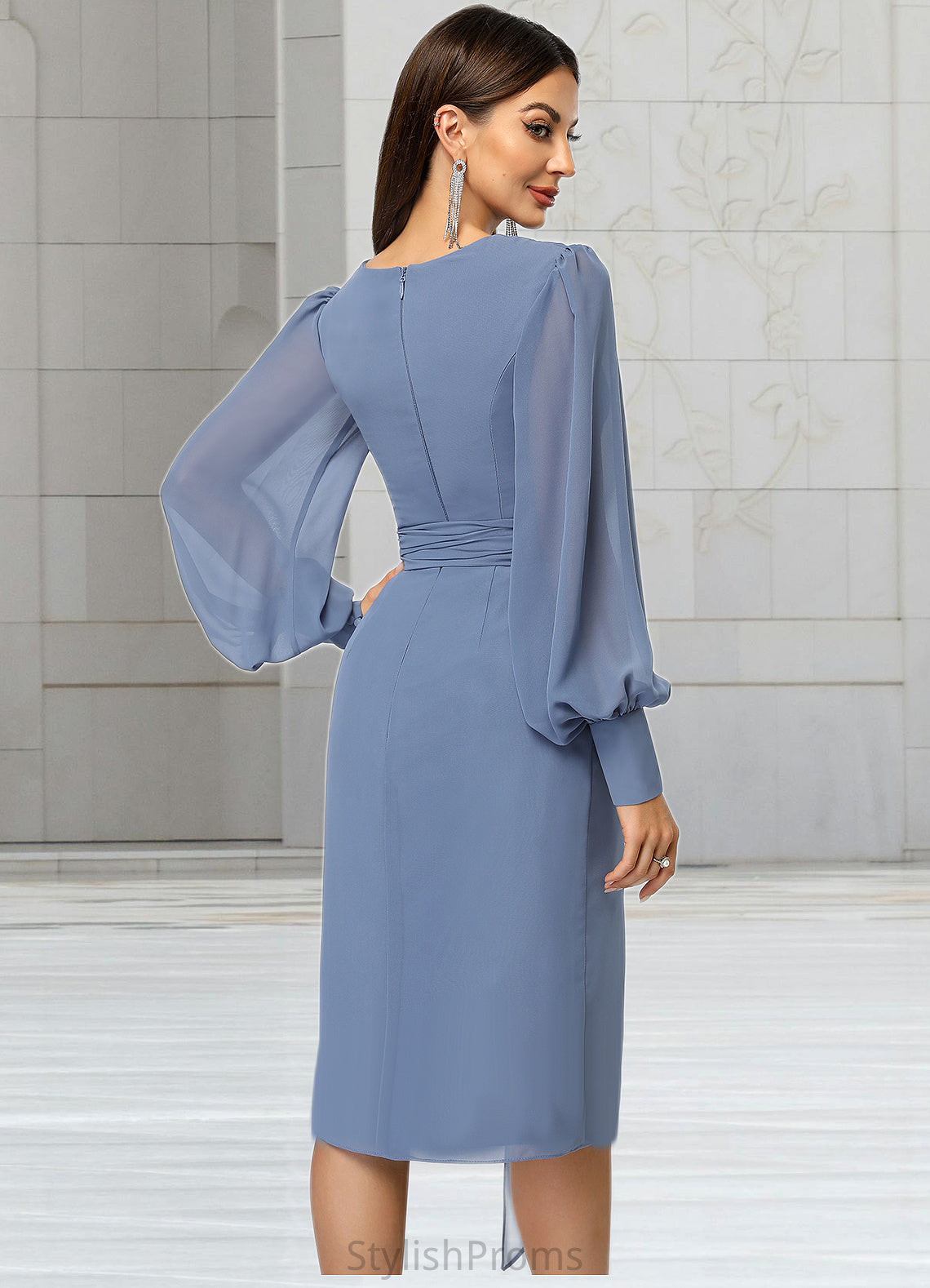 Arianna Sheath/Column V-Neck Knee-Length Chiffon Cocktail Dress With Bow Pleated HQP0022484