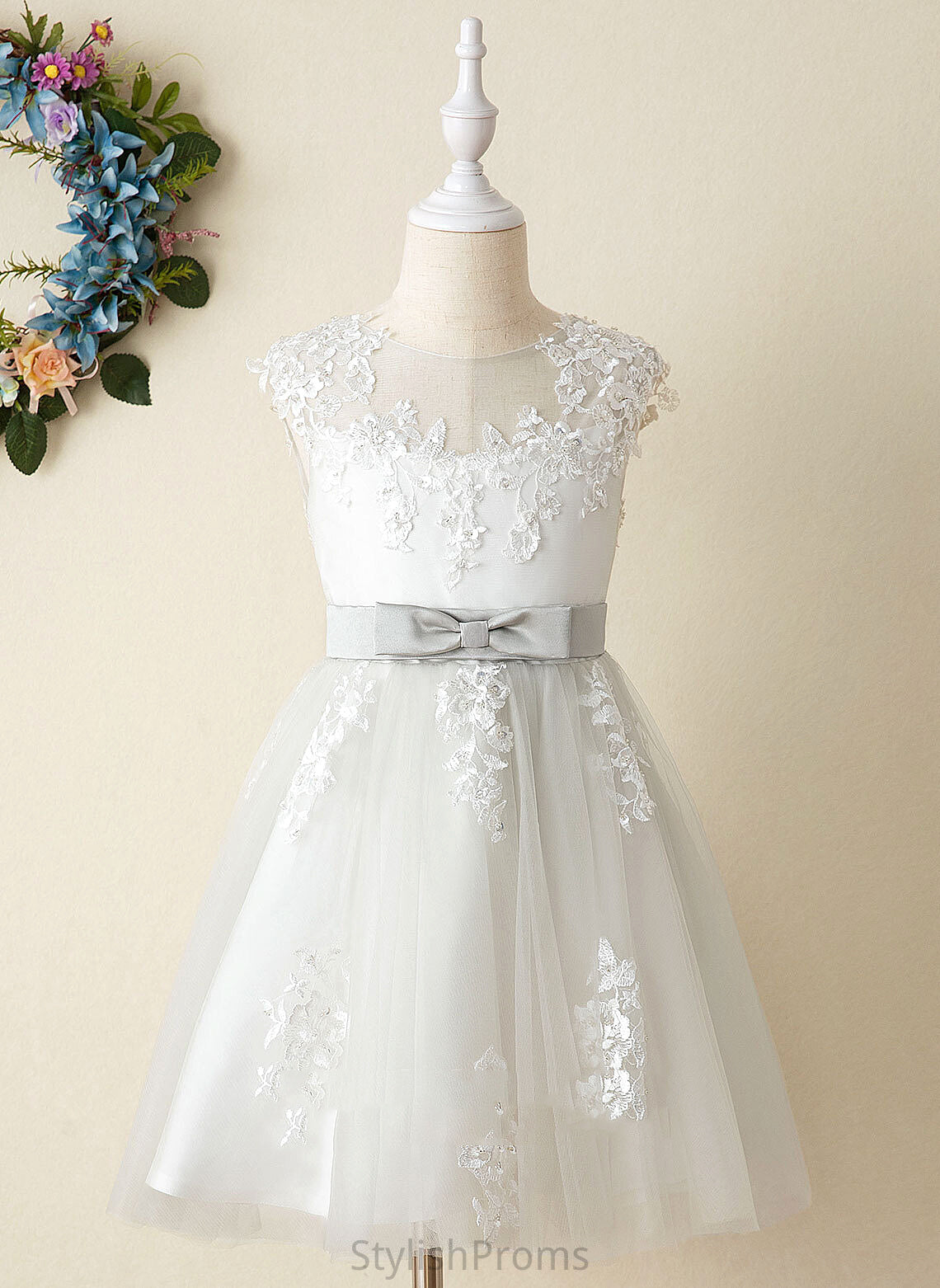 Angel With Sleeveless - Scoop Lace Satin/Tulle Girl Flower Girl Dresses A-Line Neck Flower Dress Knee-length