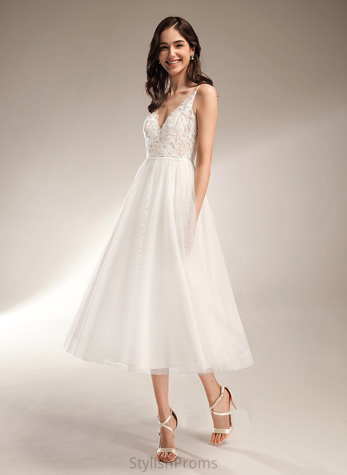 Minnie V-neck Wedding Dresses Tea-Length Lace Wedding Tulle A-Line Dress