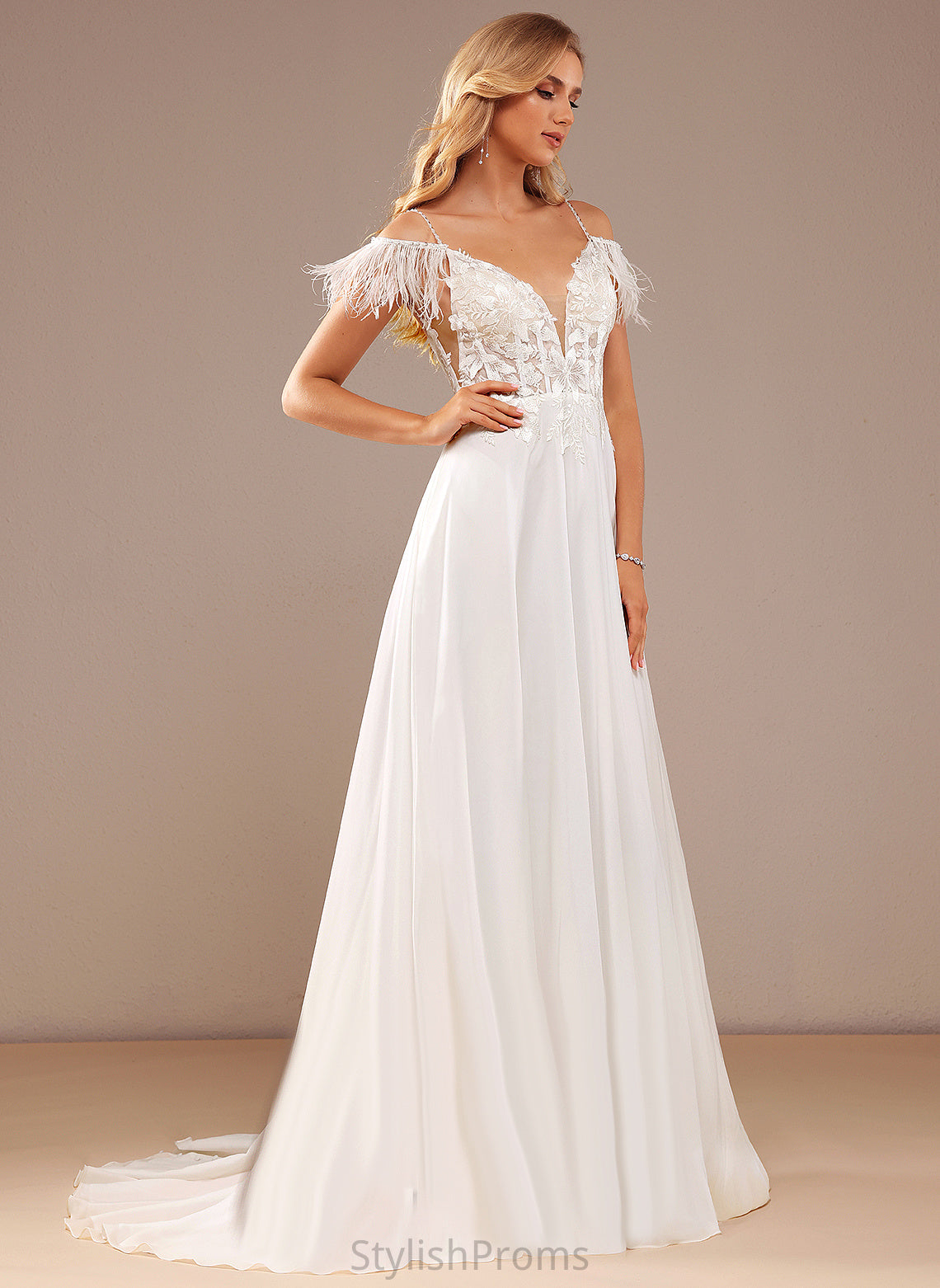 Beading Chiffon Sequins A-Line Feather Wedding Dresses Court Wedding Pockets V-neck Kinsley Dress With Train Lace Lace