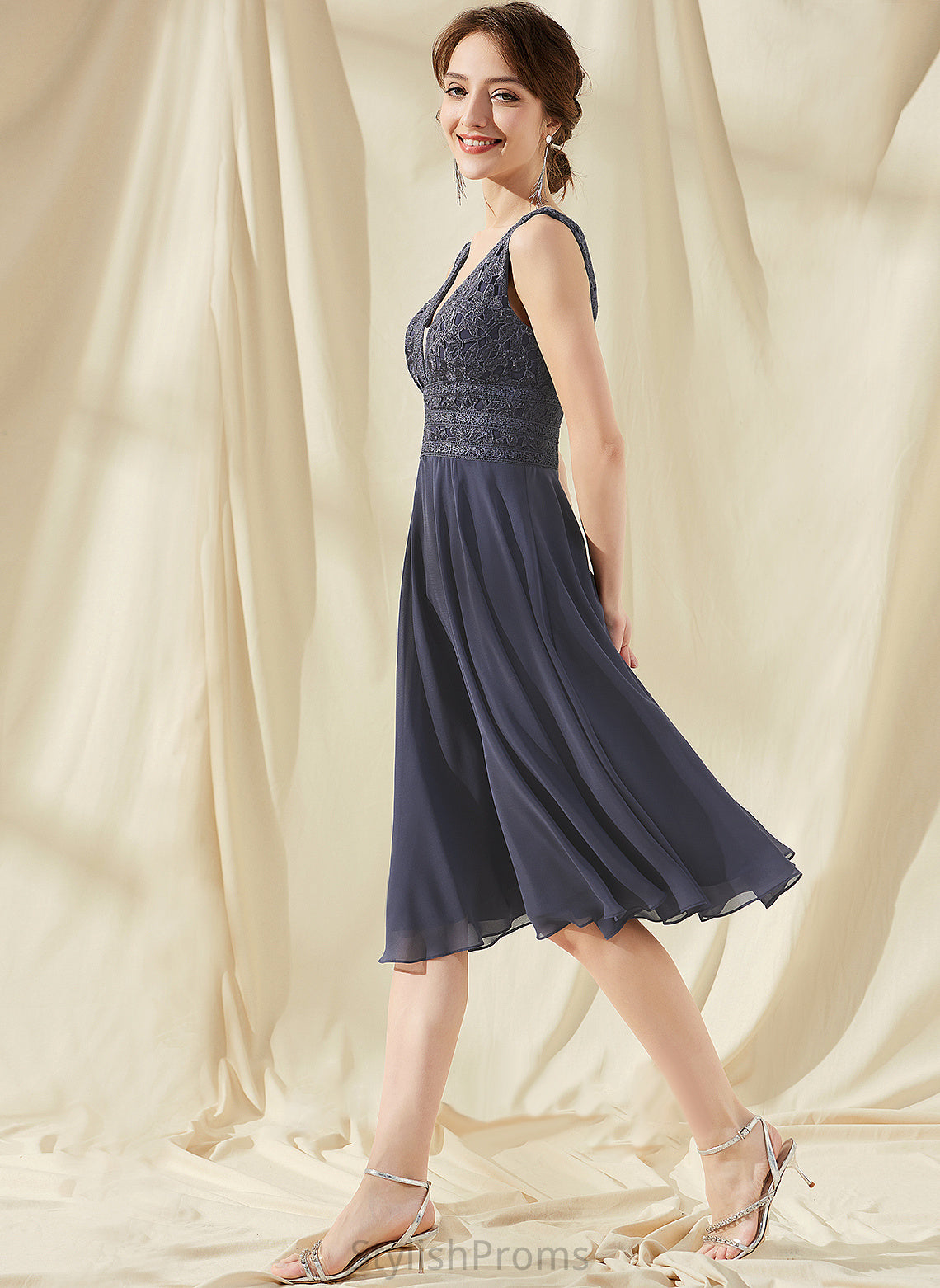 Chiffon Dress Cocktail Lace Cocktail Dresses Knee-Length A-Line V-neck Sienna