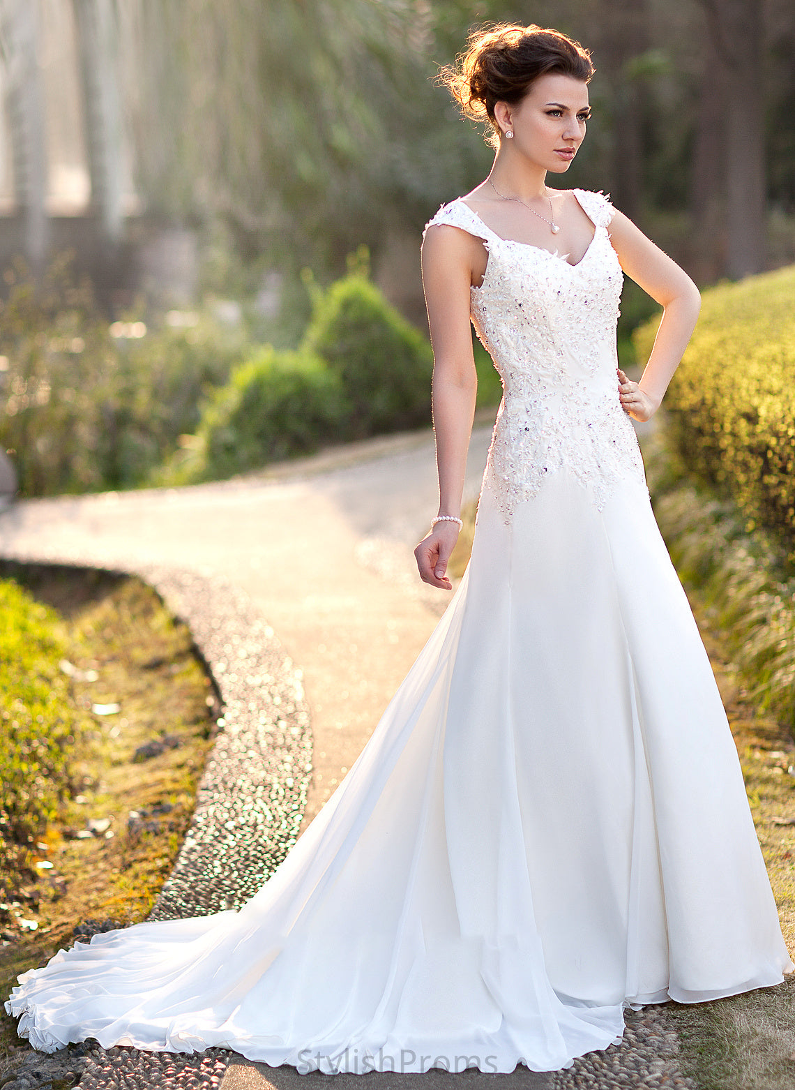 Wedding Court With A-Line Beading Train Sequins Dress Lace Regan Chiffon Wedding Dresses V-neck