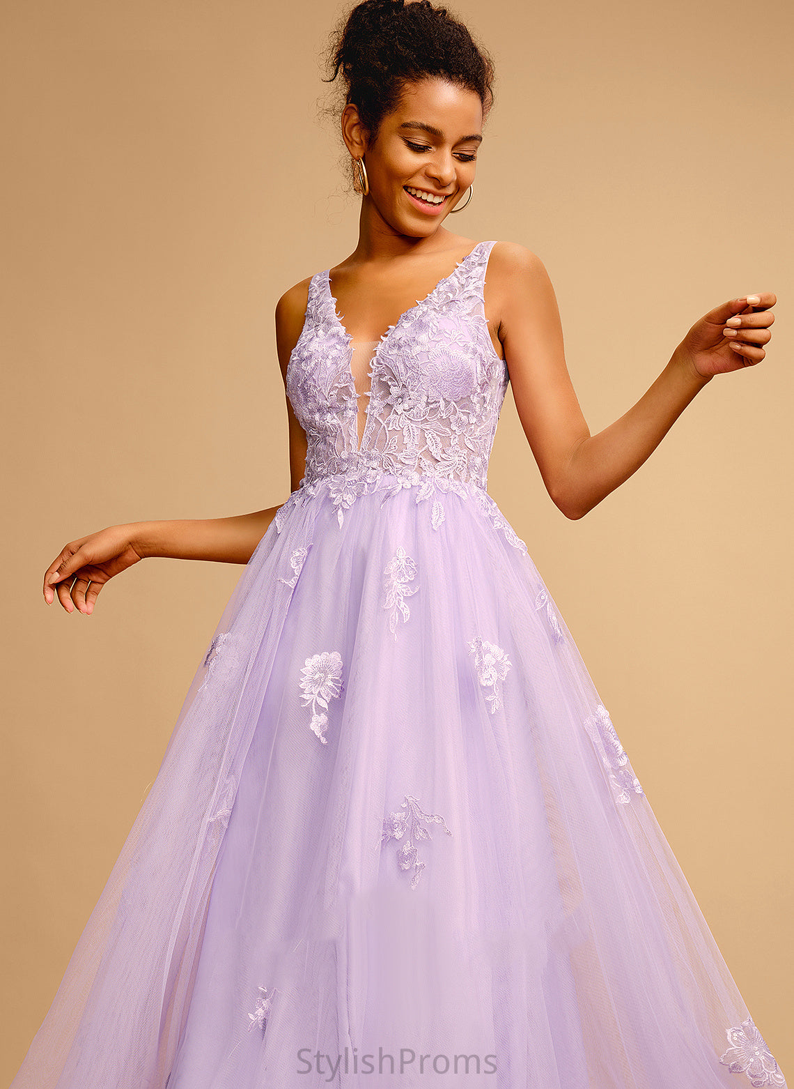 Tulle V-neck Ball-Gown/Princess Prom Dresses Lace Helga Floor-Length