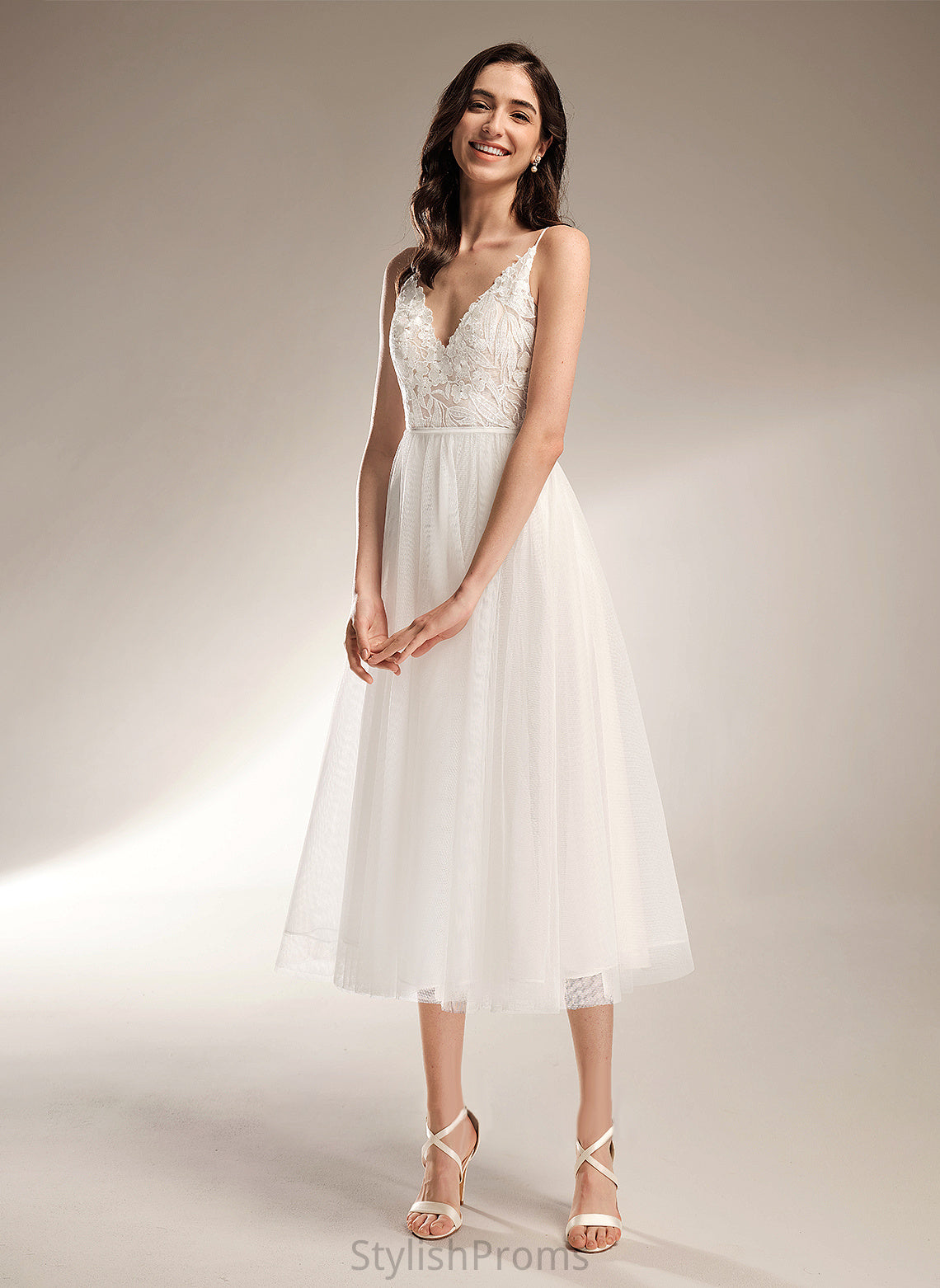 Minnie V-neck Wedding Dresses Tea-Length Lace Wedding Tulle A-Line Dress