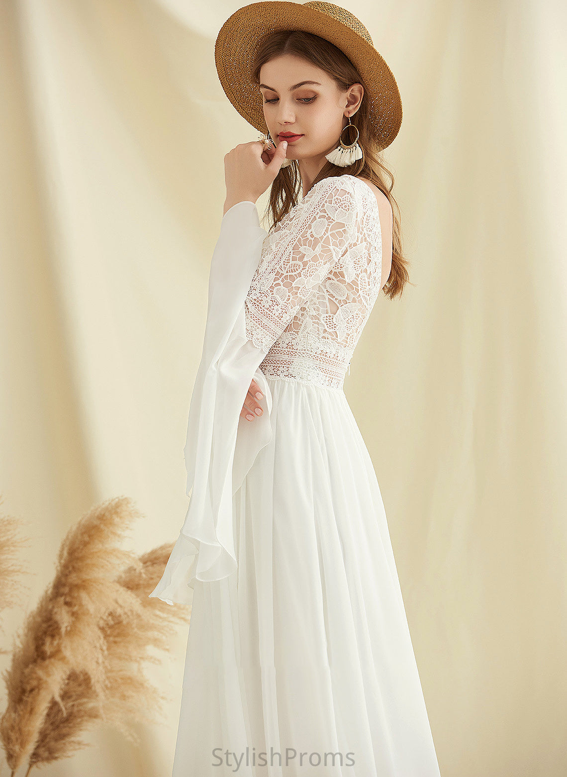 Chiffon Wedding Sweep Dress Split Front Estrella V-neck With A-Line Wedding Dresses Lace Train