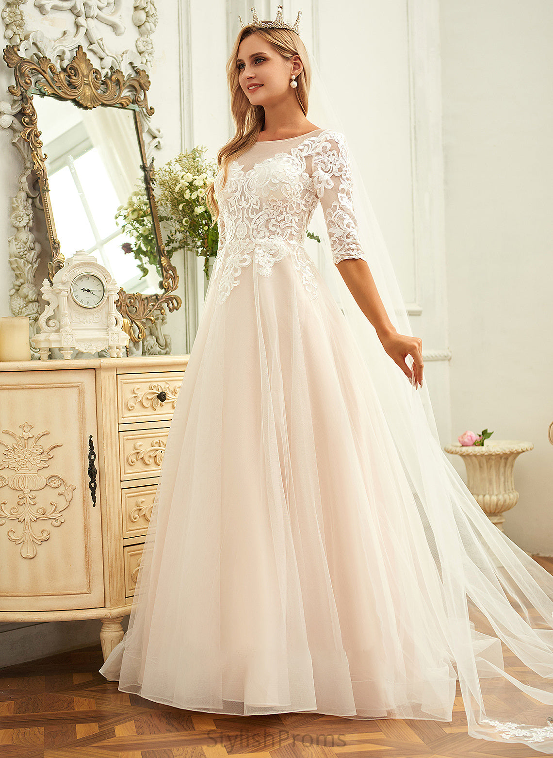 Molly Neck Ball-Gown/Princess Scoop Lace Wedding Sweep Dress Train Wedding Dresses Tulle