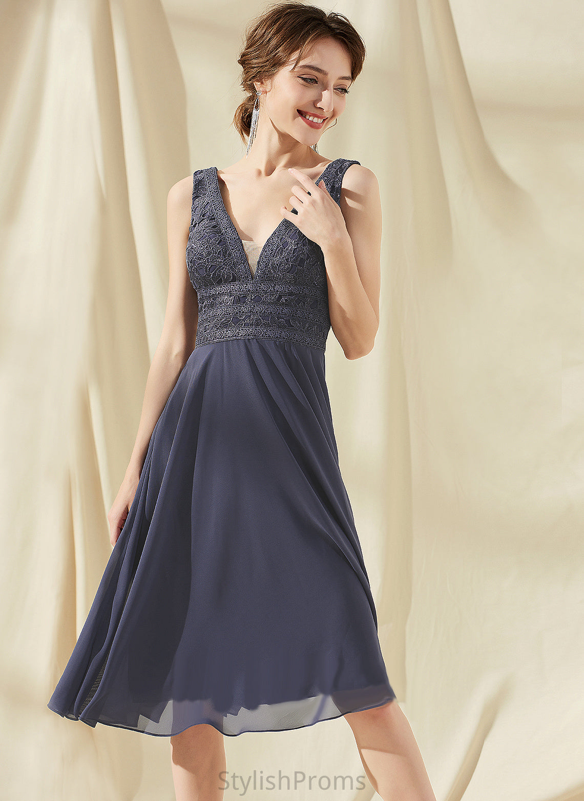 Chiffon Dress Cocktail Lace Cocktail Dresses Knee-Length A-Line V-neck Sienna