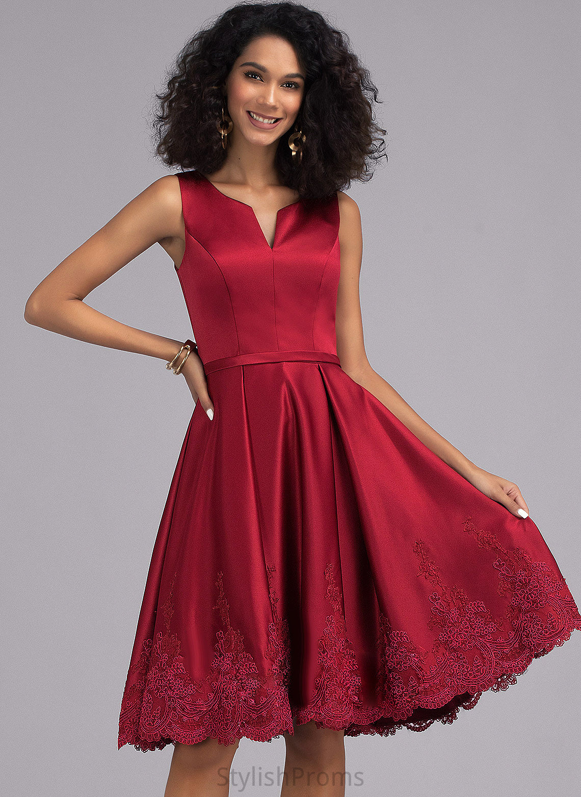 Knee-Length Dress Lindsey Cocktail Dresses Satin With Cocktail Appliques V-neck Lace A-Line