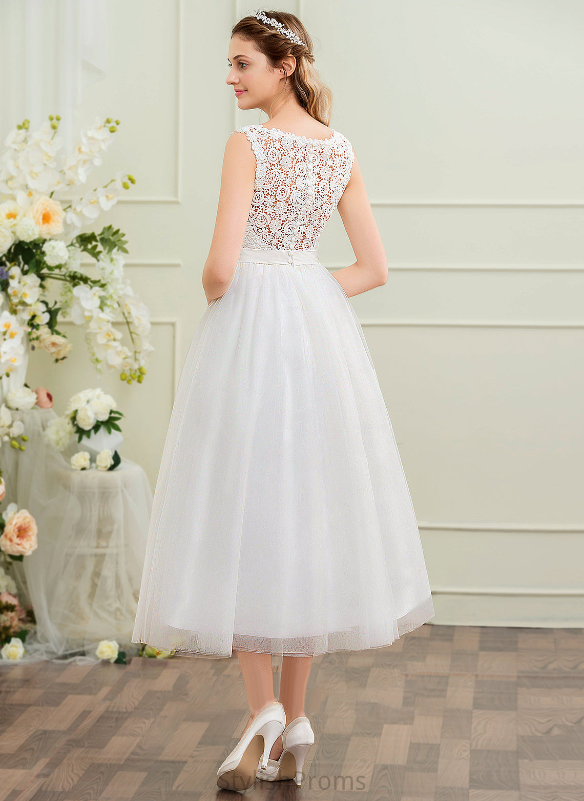 London Neck Sequins Wedding Dresses With Wedding Scoop Lace Beading Ball-Gown/Princess Tea-Length Dress Satin Tulle