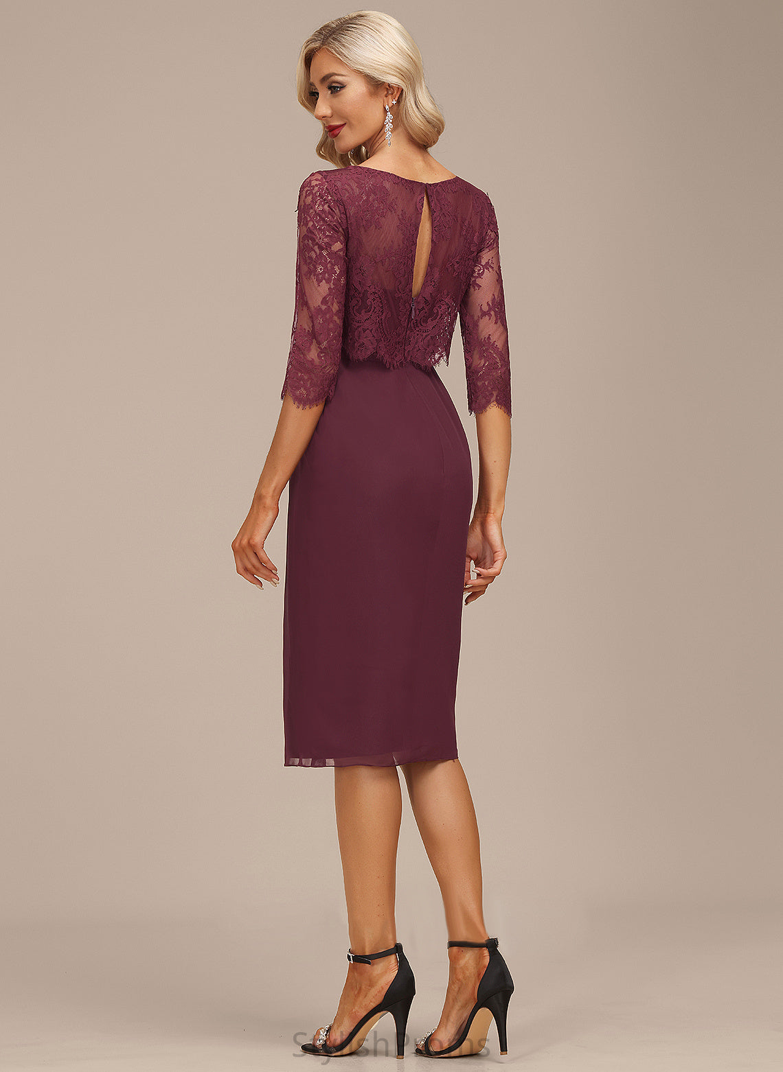 Cocktail Dresses Scoop Jaqueline With Knee-Length Ruffle Neck Chiffon Cocktail Lace Sheath/Column Dress