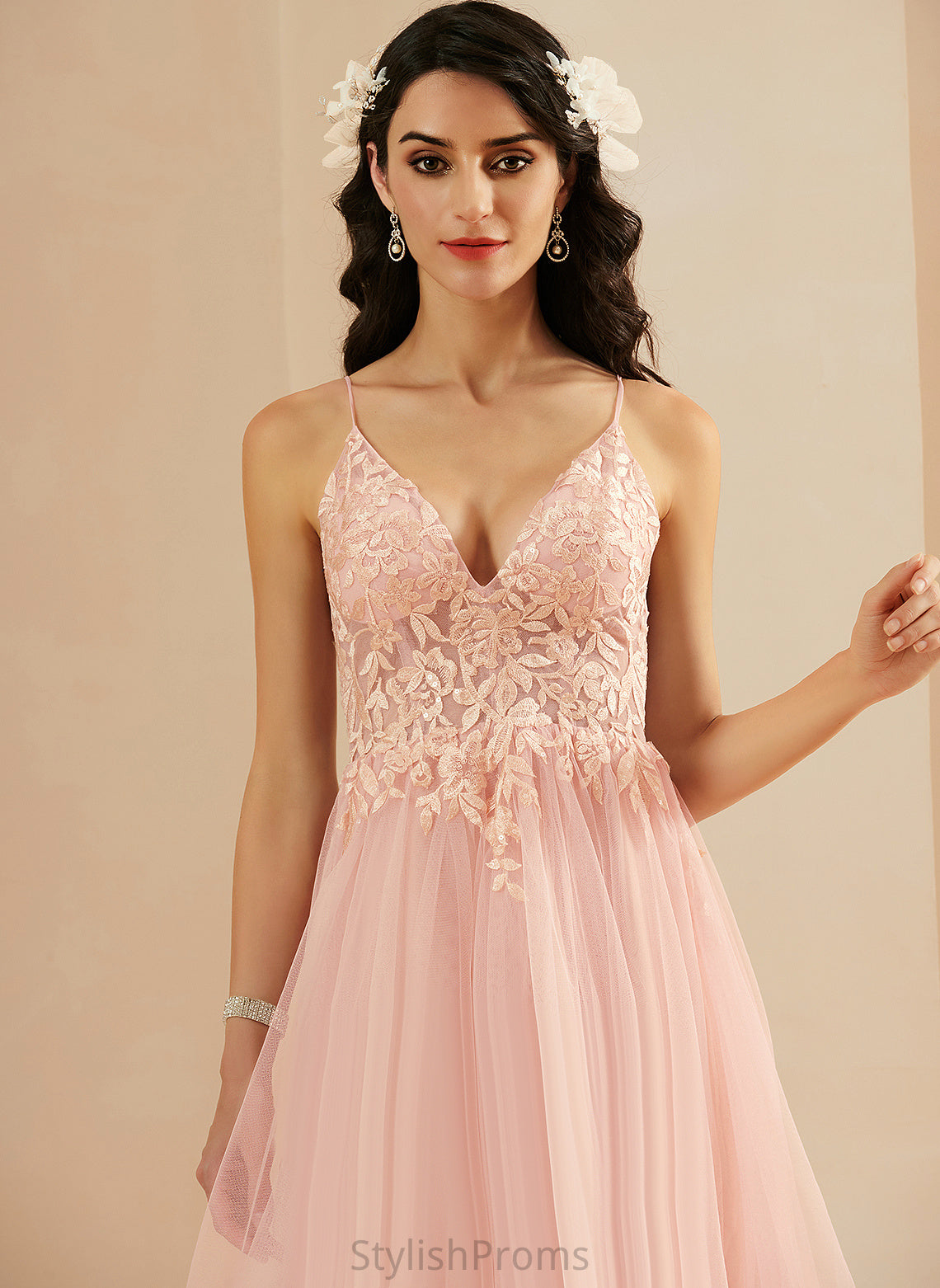 Brynn Asymmetrical Ball-Gown/Princess Prom Dresses V-neck Lace Tulle