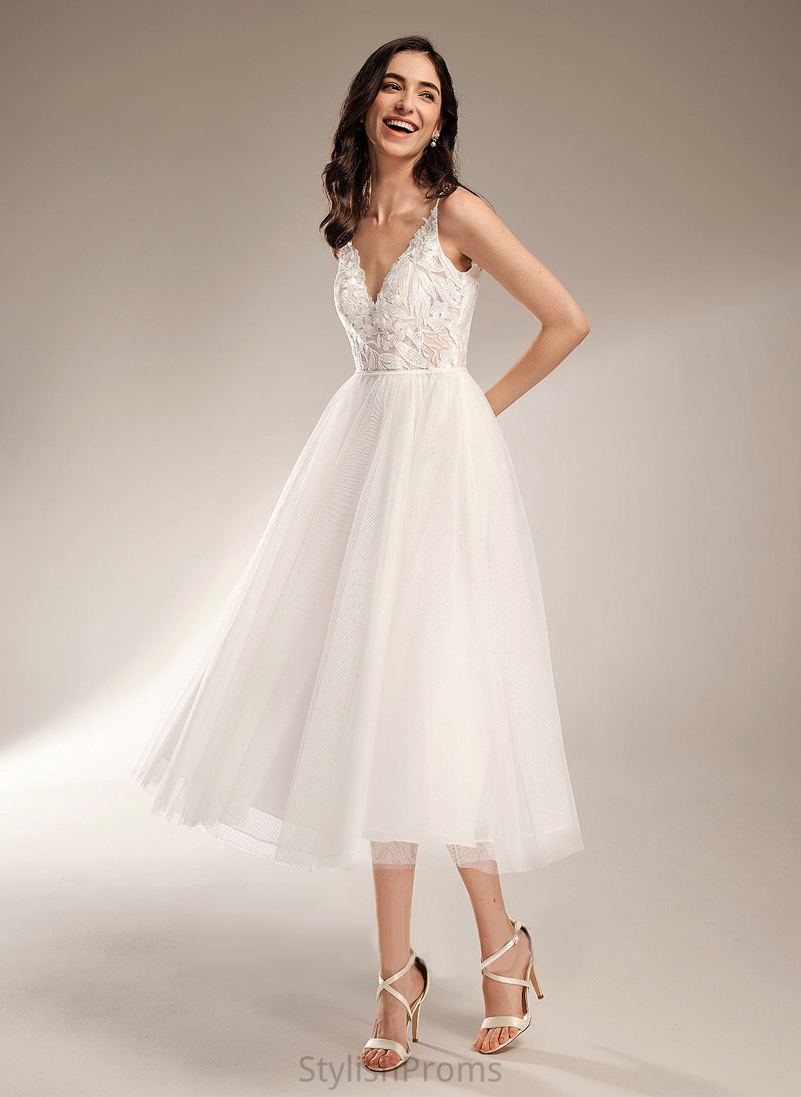 Minnie V-neck Wedding Dresses Tea-Length Lace Wedding Tulle A-Line Dress