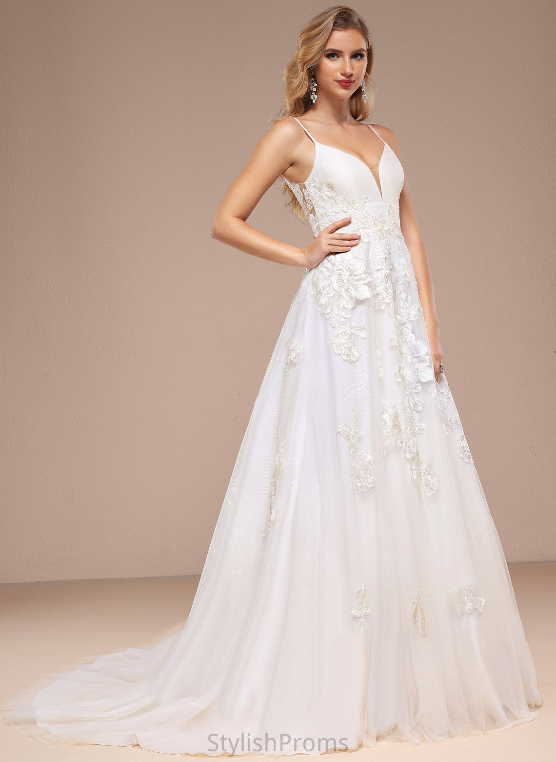 With Ball-Gown/Princess Dress Wedding Lace Court V-neck Sequins Tulle Train Chloe Wedding Dresses