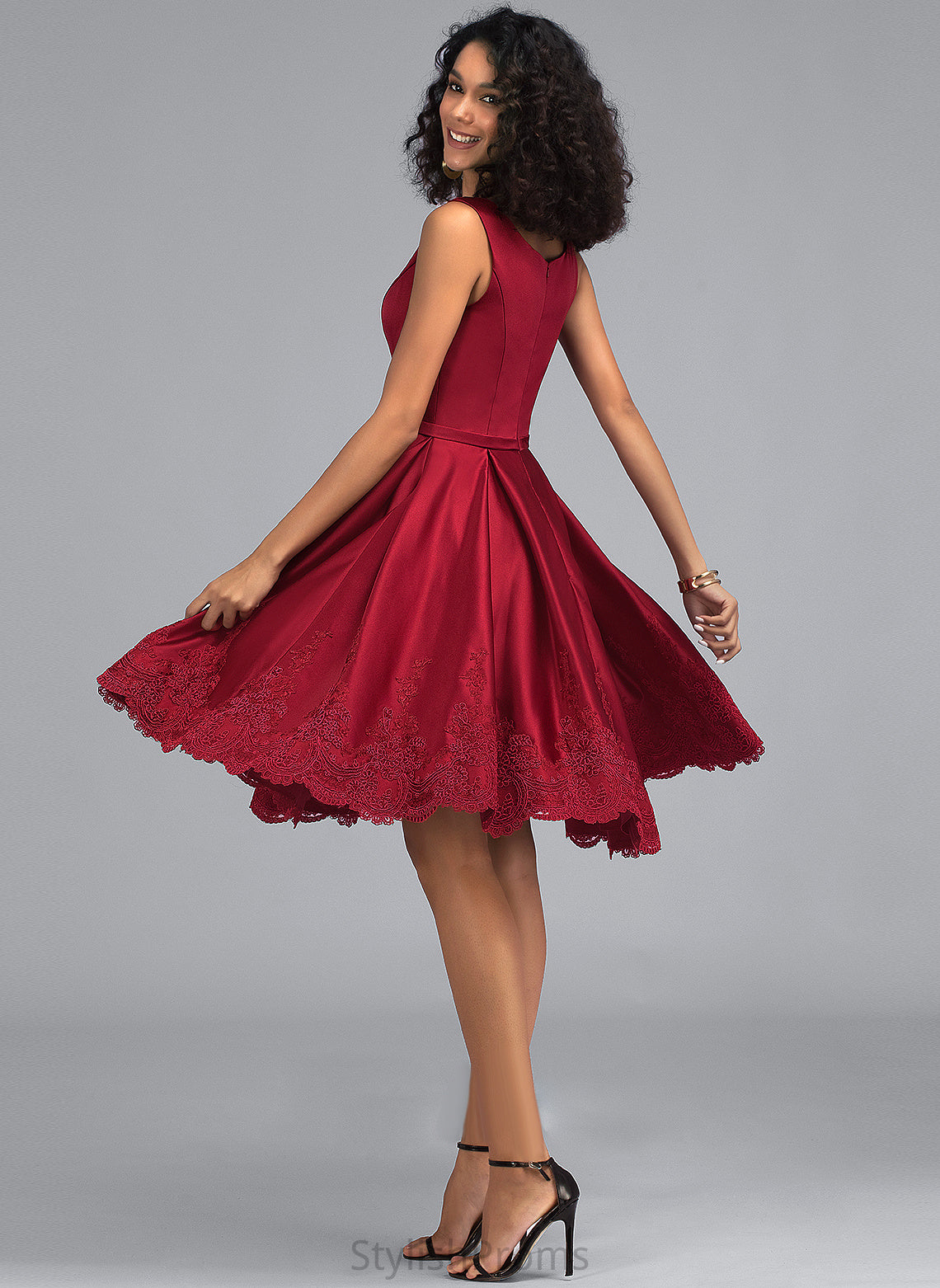 Knee-Length Dress Lindsey Cocktail Dresses Satin With Cocktail Appliques V-neck Lace A-Line