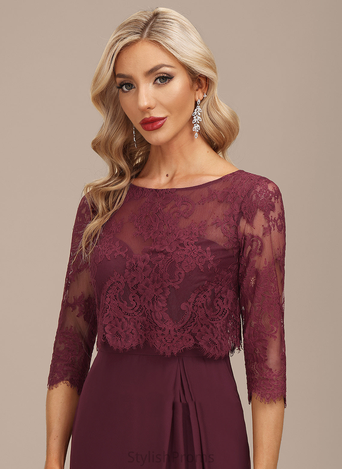 Cocktail Dresses Scoop Jaqueline With Knee-Length Ruffle Neck Chiffon Cocktail Lace Sheath/Column Dress