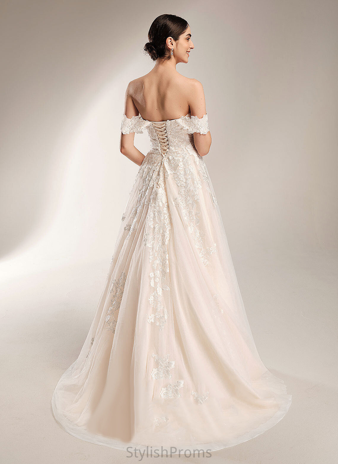 Tulle Ball-Gown/Princess Lace Off-the-Shoulder Dress Wedding Wedding Dresses Kinsley Chapel Train