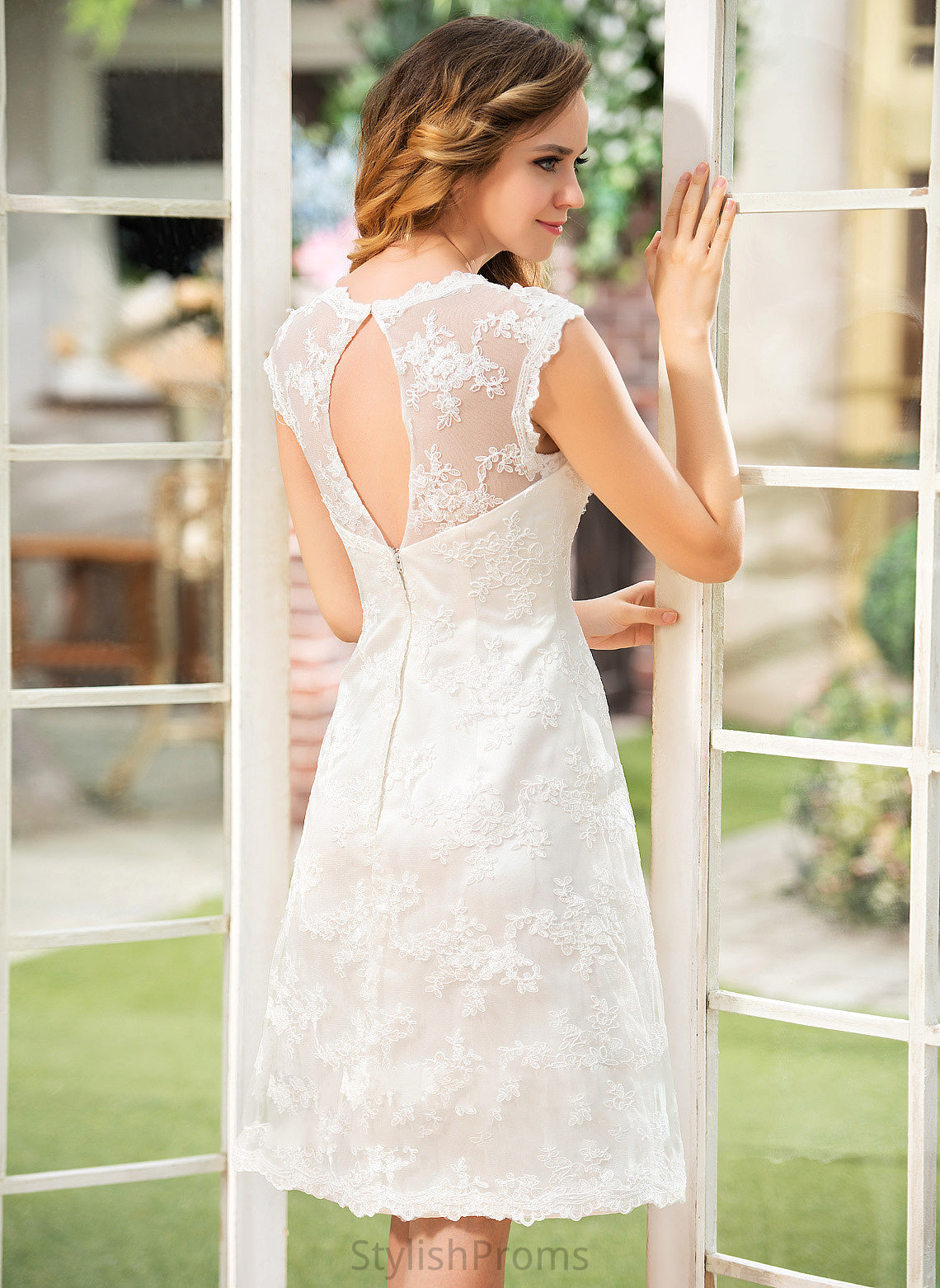 Wedding Dresses Wedding A-Line Knee-Length Dress Phoenix Lace Scoop Neck