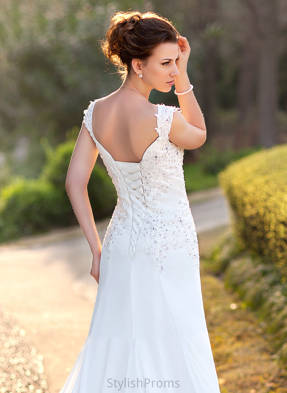 Wedding Court With A-Line Beading Train Sequins Dress Lace Regan Chiffon Wedding Dresses V-neck