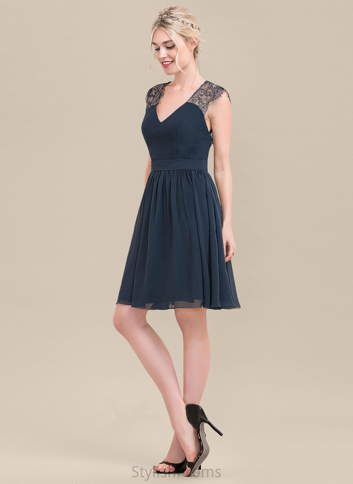 Knee-Length Chiffon Cocktail A-Line Lace Cocktail Dresses Kaitlin V-neck Dress