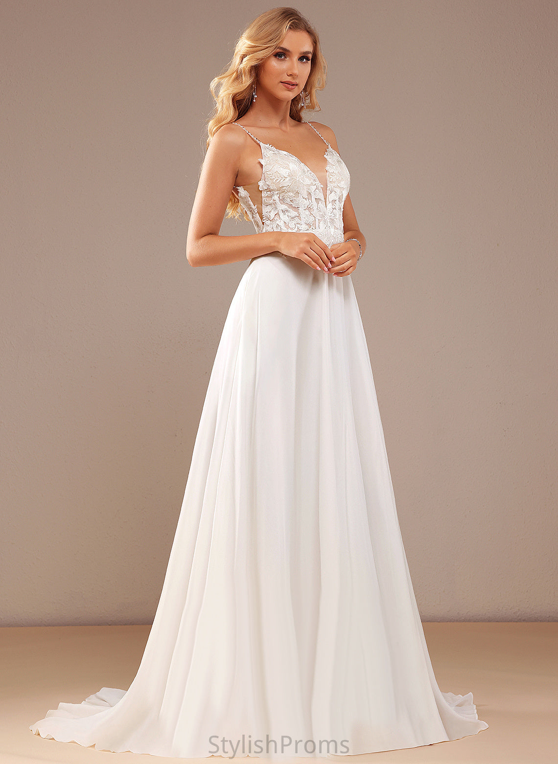 Beading Chiffon Sequins A-Line Feather Wedding Dresses Court Wedding Pockets V-neck Kinsley Dress With Train Lace Lace