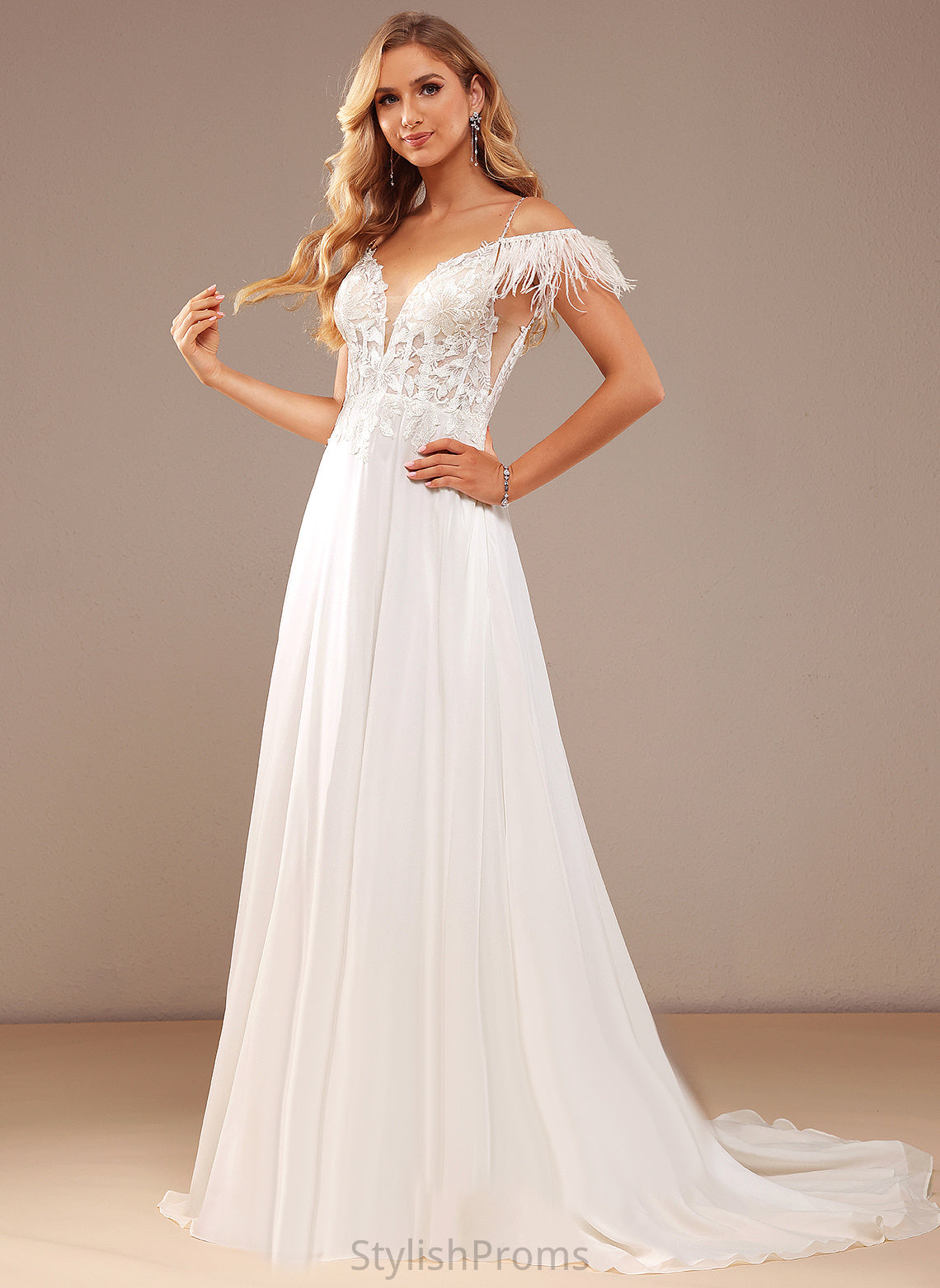 Beading Chiffon Sequins A-Line Feather Wedding Dresses Court Wedding Pockets V-neck Kinsley Dress With Train Lace Lace