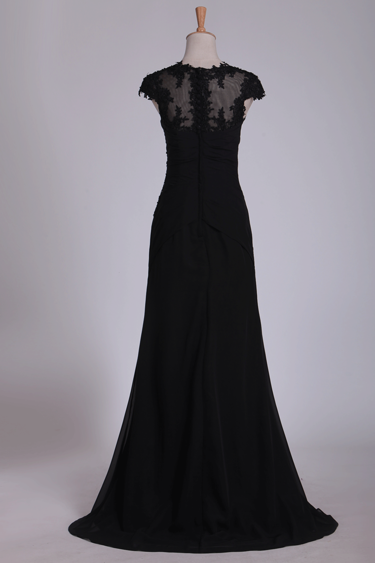 2024 Black Evening Dresses V Neck Mermaid With Applique Sweep Train Chiffon