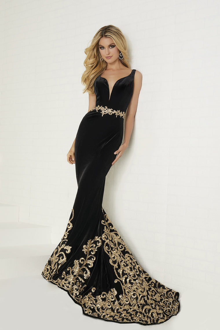 2024 Velvet Evening Dresses V Neck Mermaid With Applique Sweep Train