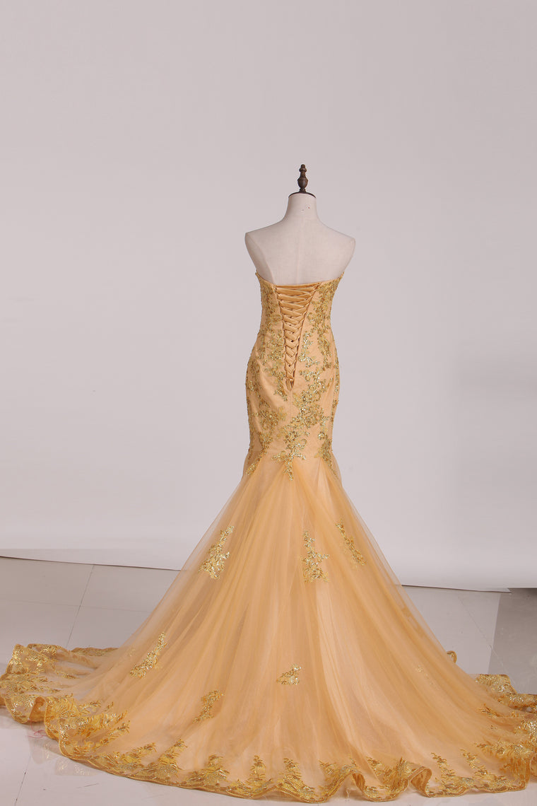 2024 Tulle Sweetheart Mermaid/Trumpet With Gold Applique And Beads Evening Dresses