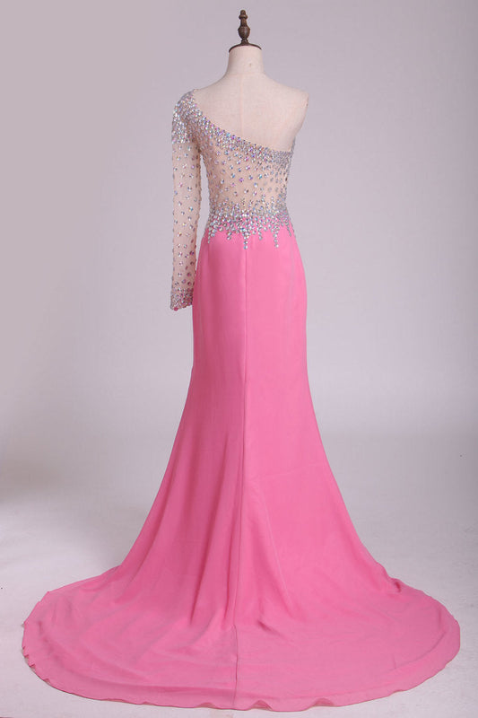 2024 One Sleeve Prom Dresses Mermaid Chiffon With Slit And Rhinestones